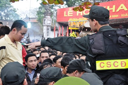 Thiết lập 5 vòng an ninh bảo vệ lễ Khai ấn đền Trần