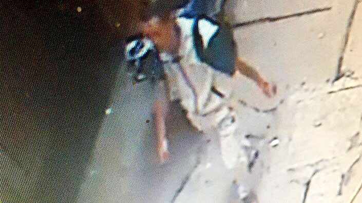 Nghi phạm khai nhận đã dùng gạch đập, bóp cổ rồi lôi nạn nhân vào phòng thực hiện hành vi đồi bại