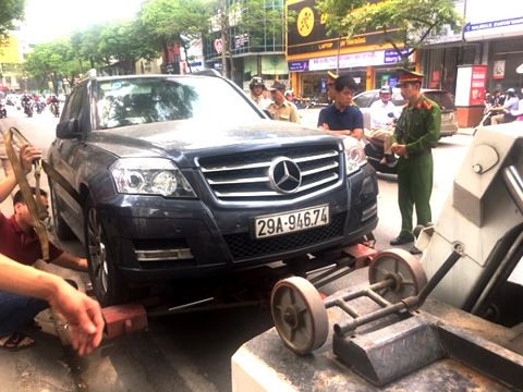 Xử lý hàng nghìn vi phạm lấn chiếm vỉa hè, lòng đường ở Hà Nội