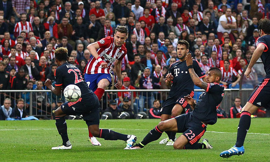 Pha làm bàn đẹp mắt của Saul Niguez.