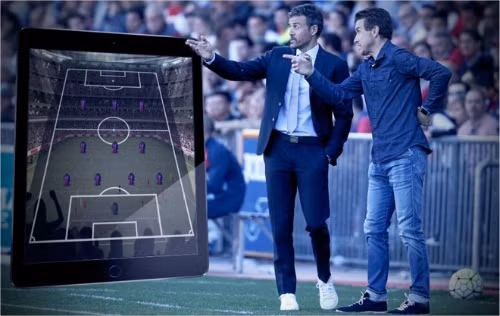 HLV Luis Enrique và trợ lý Unzue. 