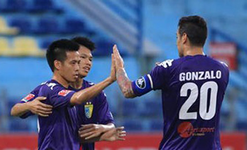 Hà Nội T&T hạ QNK Quảng Nam 4-3 trên sân nhà