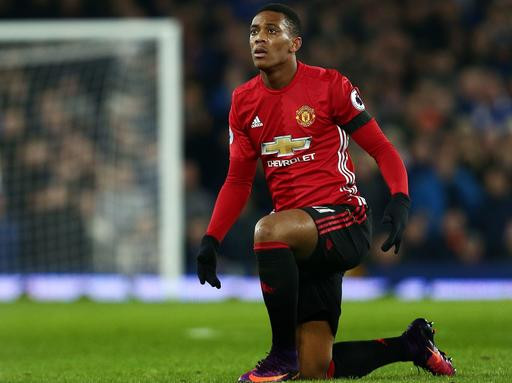 HLV Mourinho không cho phép Martial ra đi 