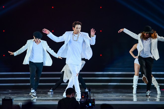 Bi Rain khuấy động sân khấu chung kết HHVN