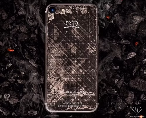 iPhone 7 phiên bản sợi carbon có giá gấp 17,5 lần iPhone 7 Plus bản đắt nhất (969 USD).