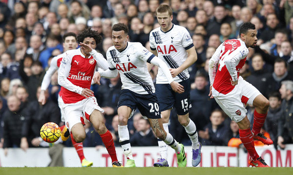 10 người Arsenal cầm hòa Tottenham