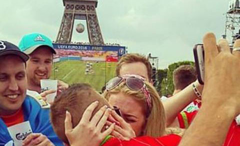 Emma xúc động trước lời cầu hôn bất ngờ của bạn trai