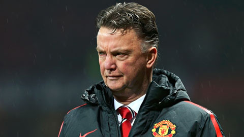 Vì sao M.U chưa thể sa thải HLV Van Gaal?