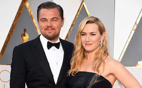 Phái mạnh cũng phải làm móng, trang điểm, nhuộm da... giống hệt phái nữ để có được vẻ ngoài hoàn hảo khi tới Oscar. Ảnh: Popsugar.