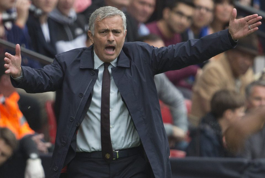 "Dải thiên hà" của Mourinho đang quay cuồng trong thất bại khi thua liền 3 trận ở các mặt trận.