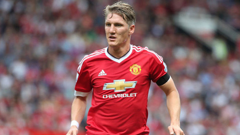 'Ghẻ lạnh' Schweinsteiger, M.U sắp phải móc hầu bao