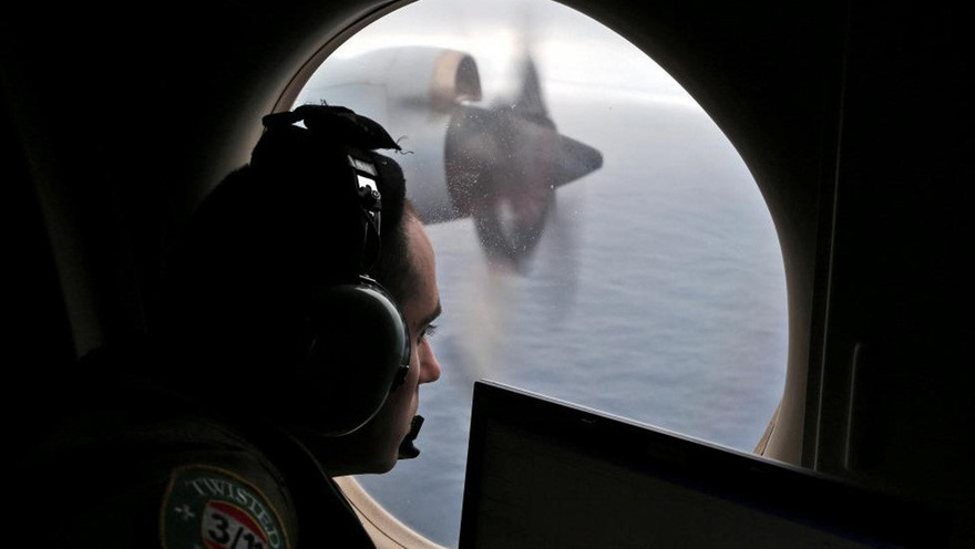 Giới chức Malaysia, Australia và Trung Quốc ban đầu dự tính hoàn tất hoạt động tìm kiếm trên diện tích 120.000 km2 ở Ấn Độ Dương vào cuối năm 2016. 