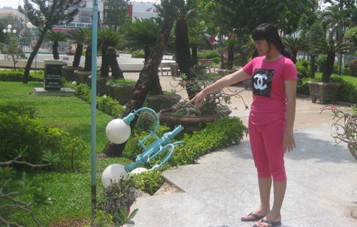 Vị trí T. gặp nạn trong công viên. Ảnh: A.X 