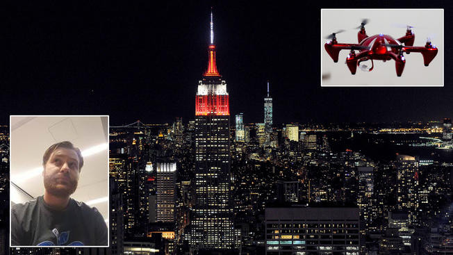 Người đàn ông điều khiển máy bay đâm vào tòa nhà ở New York (Ảnh: NBC)