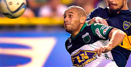 Espindola từng chơi ở giải Hạng nhất Argentina trong màu áo Racing Club.