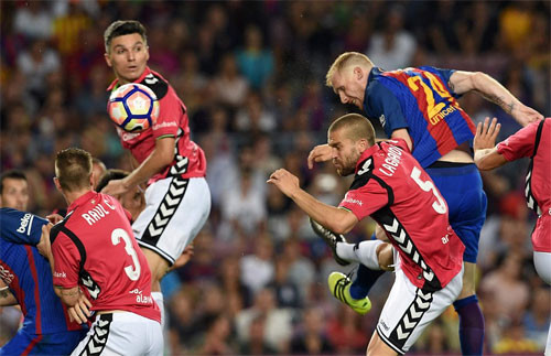 Barca thua sốc đội mới lên hạng