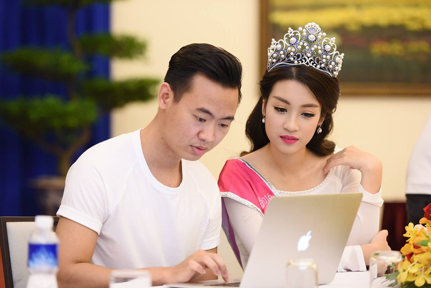 Đỗ Mỹ Linh trong cuộc giao lưu trực tuyến với bạn đọc báo Tiền Phong vào chiều 29/8.