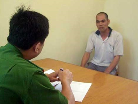 Đối tượng Ban Văn Pẩu tại cơ quan công an.