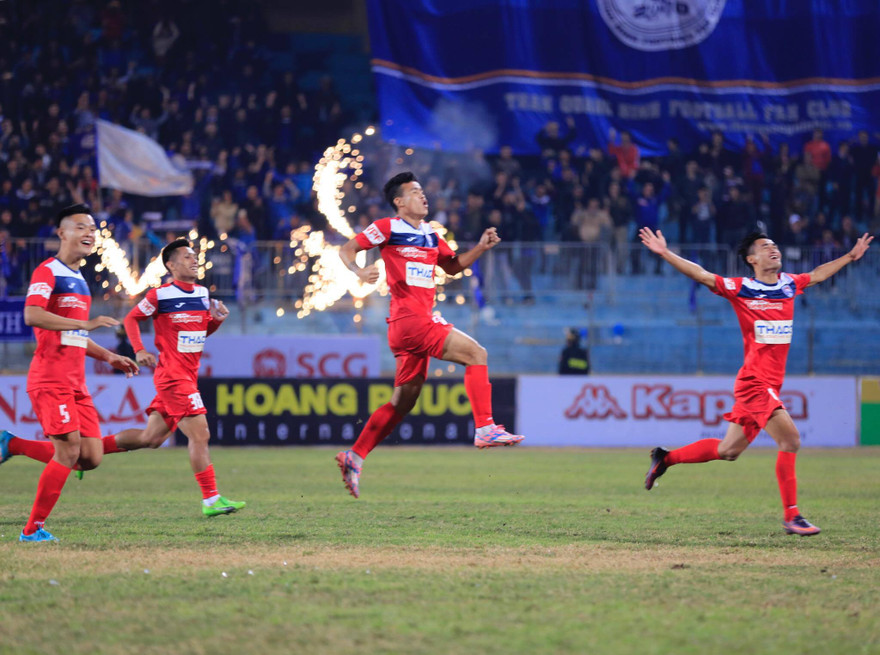 Niềm vui chiến thắng của Than Quảng Ninh. Ảnh: Hồng Vĩnh