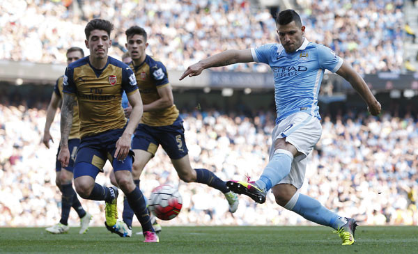 Arsenal cầm chân Man City, M.U mở cờ trong bụng