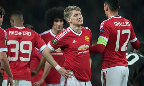 Schweinsteiger không được phép thi đấu cho tất cả các đội của Man Utd. Ảnh: DM. 