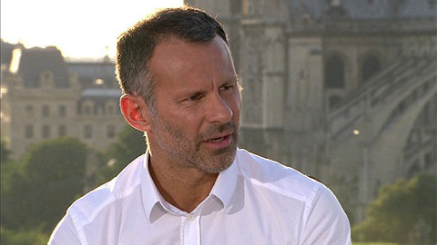 Chia tay M.U, Ryan Giggs xỏ giầy thi đấu trở lại