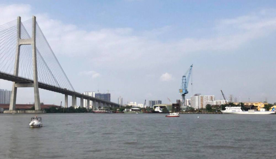 Khu vực sà lan bị đâm chìm.