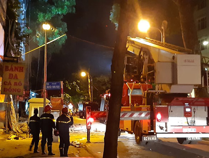 Sập giàn giáo ở Hà Nội, 3 người tử vong tại chỗ