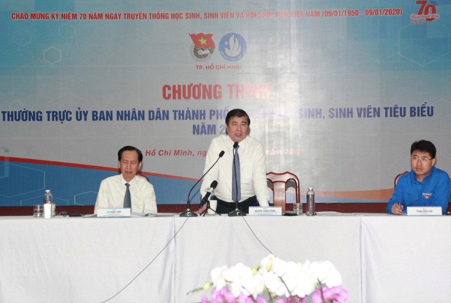Chủ tịch UBND TPHCM: ‘Bạn trẻ cứ thỏa sức nêu ý tưởng, tìm đáp số cho thành phố“