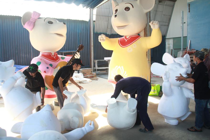 Hé lộ tạo hình nhà chuột tại đường hoa Tết ở phố Nguyễn Huệ 