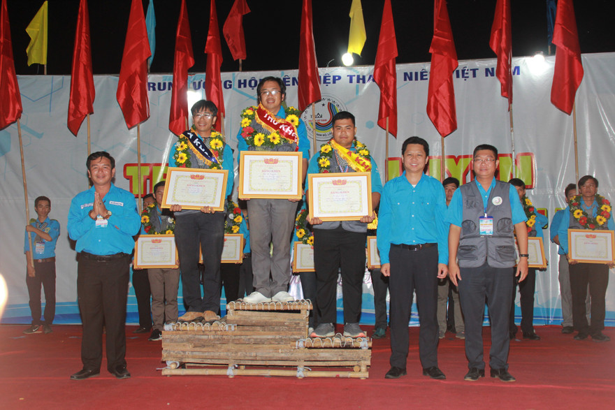 Anh Lê Đặng Lộc đạt Thủ khoa Trại huấn luyện Nguyễn Chí Thanh khu vực Tây Nam Bộ