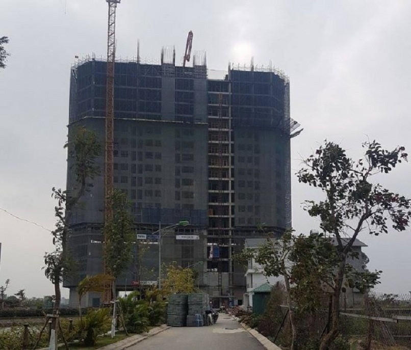 Tòa nhà HH1 đường Đại Mỗ của Cty CP đầu tư địa ốc Alaska bị đình chỉ hoạt động xây dựng. 