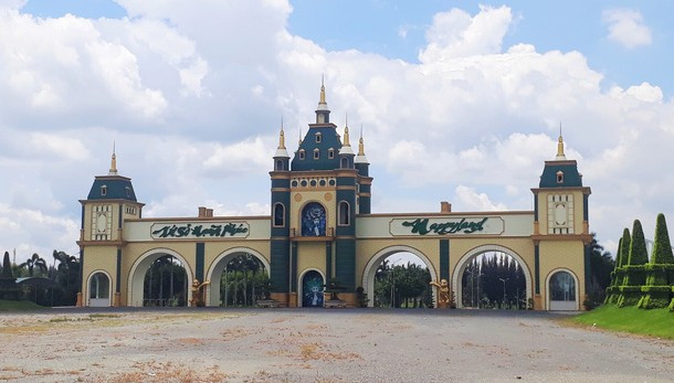 Sau 3 lần xin hoãn nhưng không giải quyết được nợ, “siêu” dự án Happyland bị kê biên 