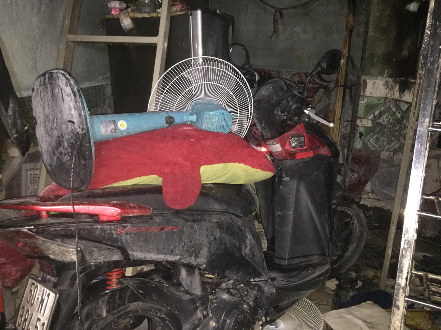 Nhiều tài sản trong phòng trọ hư hỏng.