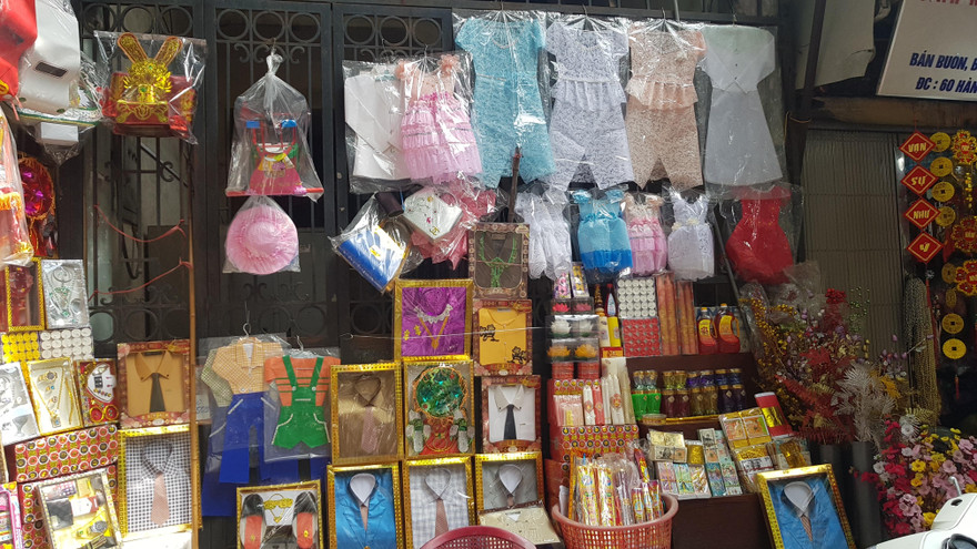 'Thủ phủ' vàng mã Hà Nội ảm đạm trước rằm tháng 7 