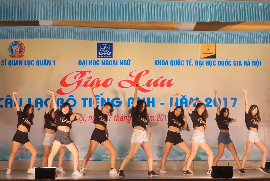 Sôi động đêm giao lưu Câu lạc bộ tiếng Anh