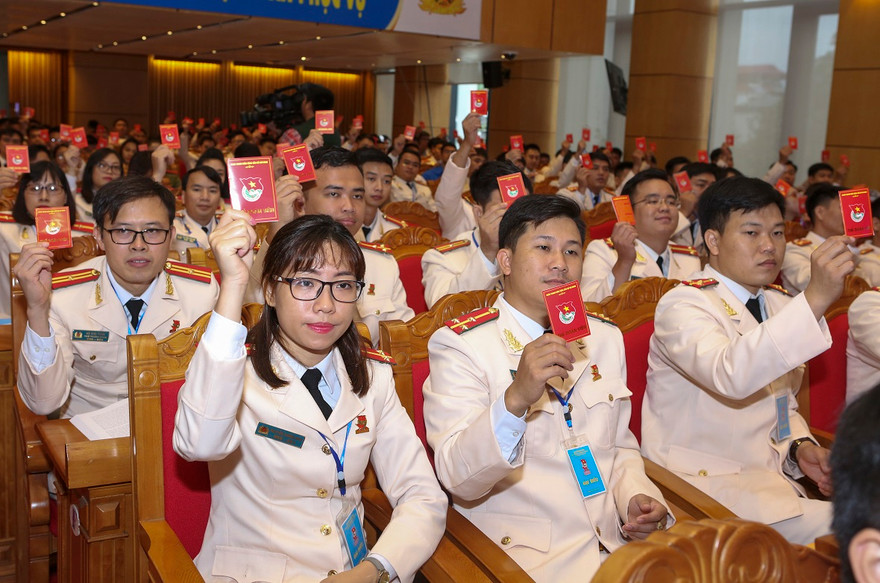 Tuổi trẻ Công an vì dân phục vụ