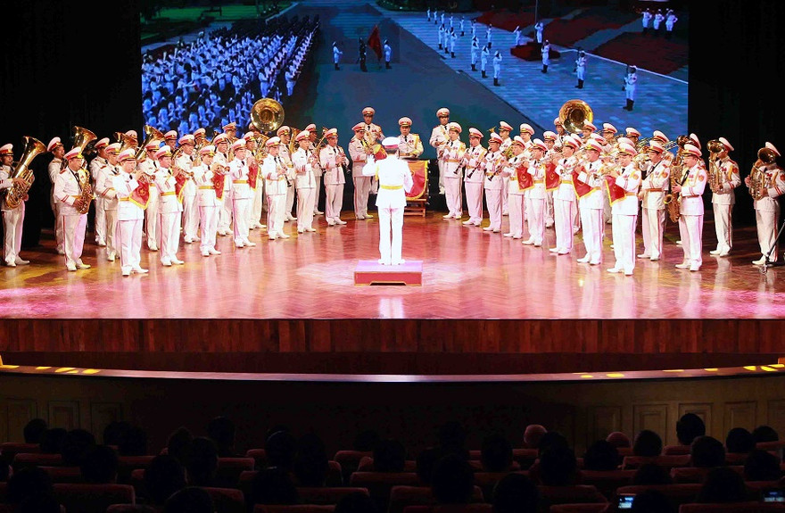 Hùng tráng 'Vang mãi khúc quân hành'