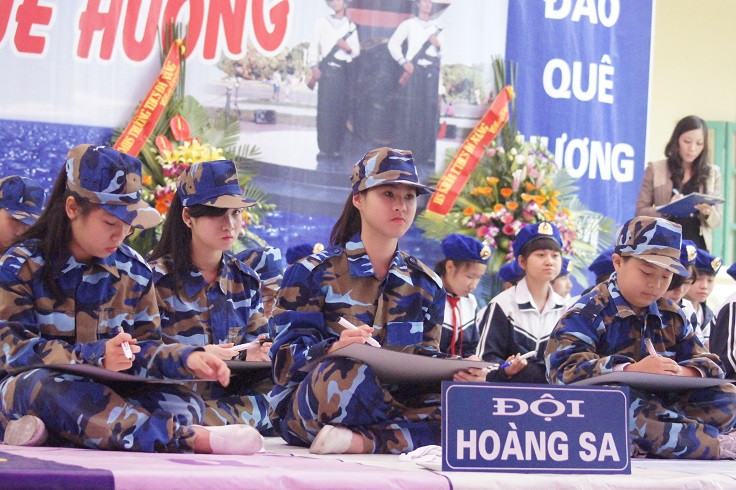 Cảnh sát biển đồng hành với ngư dân