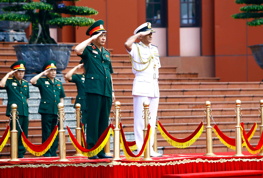 Đô đốc Ấn Độ tới Việt Nam hội đàm