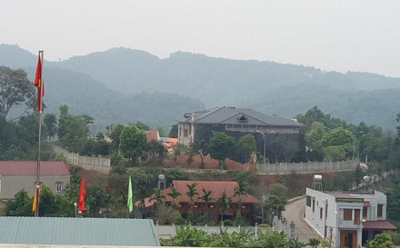 Khu biệt thự nghi là của gia đình Thiếu tướng Đặng Trần Chiêu, Giám đốc Công an tỉnh Yên Bái. Ảnh: Tri thức trẻ.