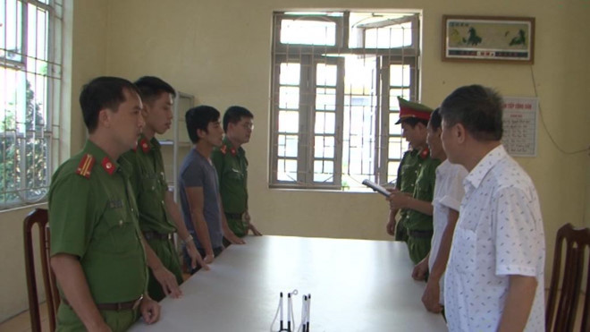 Cảnh sát bắt tạm giam 3 người liên quan vụ 8 bệnh nhân tử vong khi chạy thận. Ảnh: Zing 