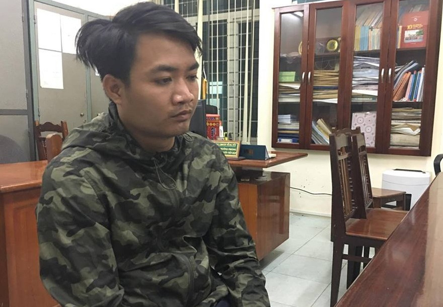 Đối tượng Bùi Văn Biên tại cơ quan cảnh sát.