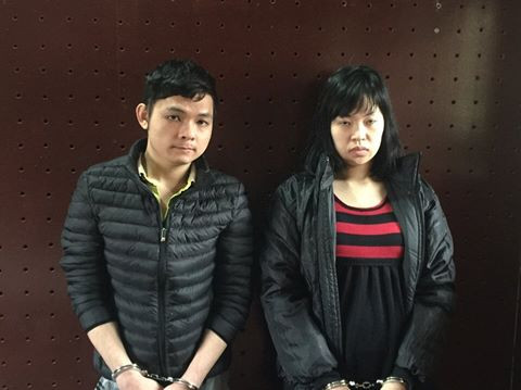 Chung và Kim Anh tại cơ quan điều tra.