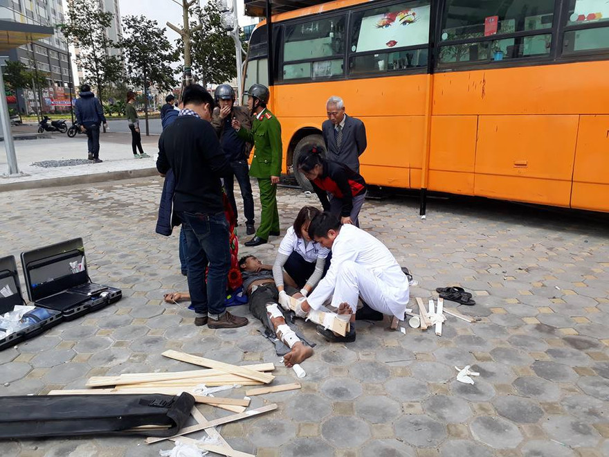 Cắt thùng phuy chứa xăng, thợ hàn bị hất văng vài mét