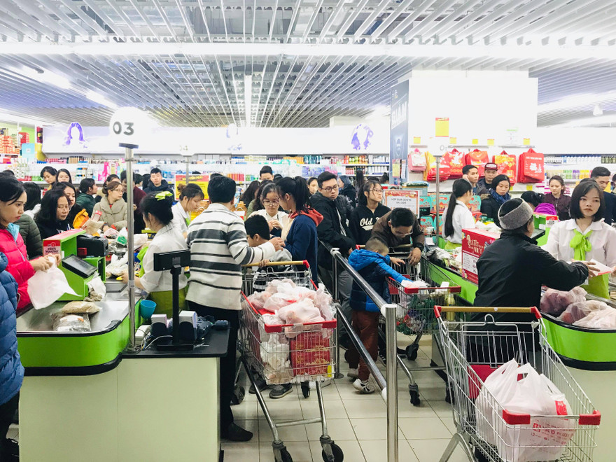 Siêu thị Hà Nội ken đặc người ngày giáp Tết