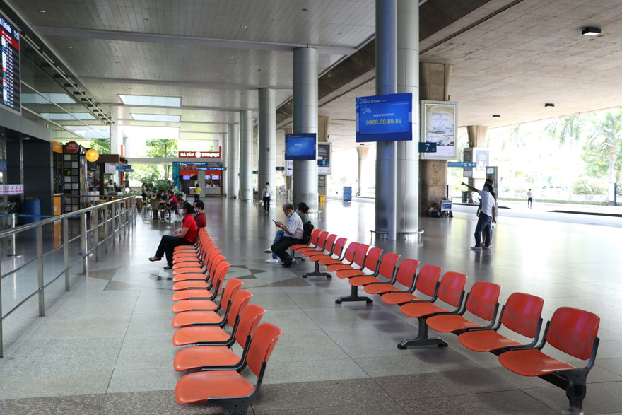 Bộ Y tế khẩn cấp tìm hành khách trên 7 chuyến bay