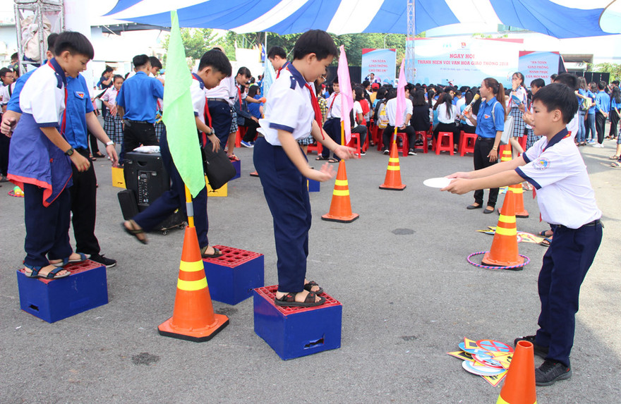 2.000 bạn trẻ TPHCM vui hội 'Thanh niên với văn hóa giao thông'