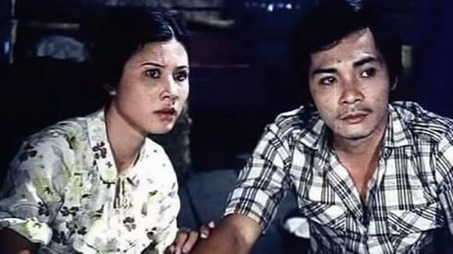 Thương Tín và Thúy An trong một cảnh phim.