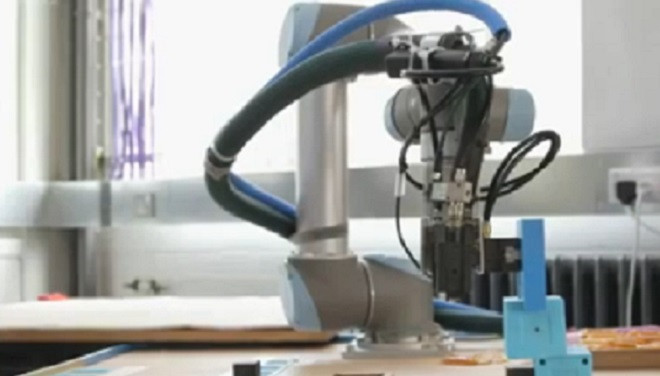 Robot biết ''sinh con''